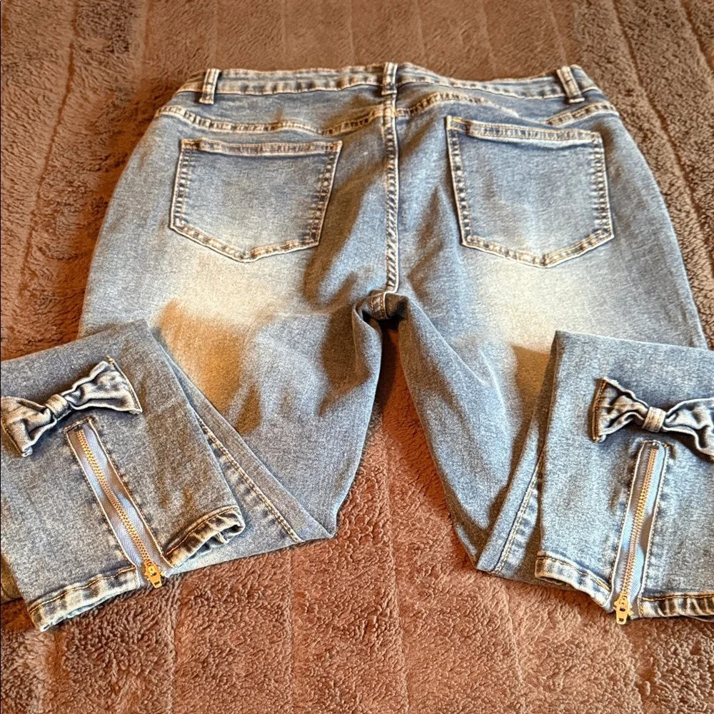 SHEIN Light Blue Skinny Jeans with Bow Detail - Picture 3 of 3